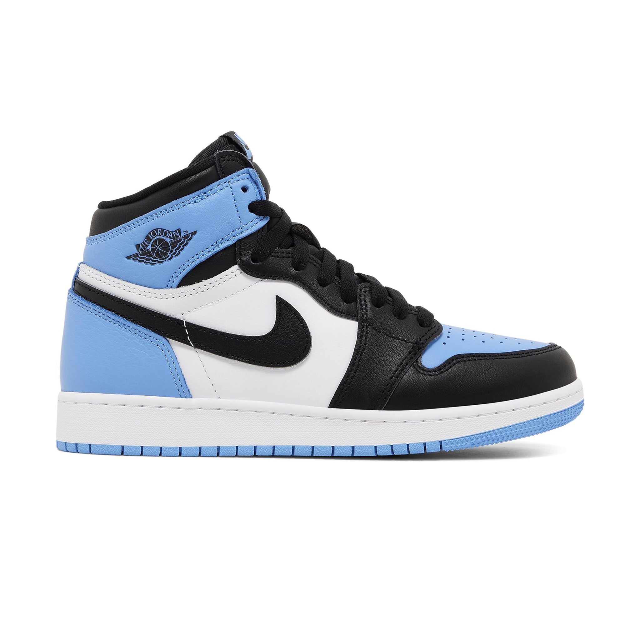 side view Air Jordan 1 Retro High OG UNC Toe (GS) of FD1437-400
